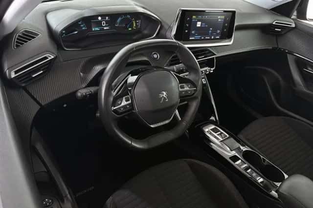 Peugeot e-2008 (2022) thumbnail 5