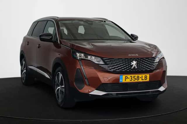 Peugeot 5008 (2022) thumbnail 2