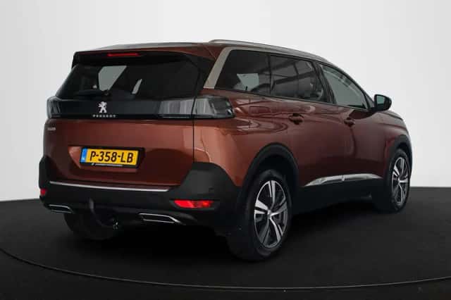 Peugeot 5008 (2022) thumbnail 3