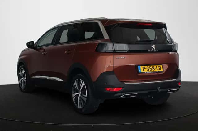 Peugeot 5008 (2022) thumbnail 4