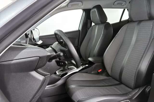 Peugeot 2008 (2021) thumbnail 6