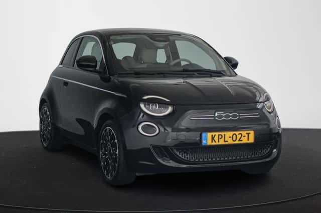 Fiat 500 (2024) thumbnail 2