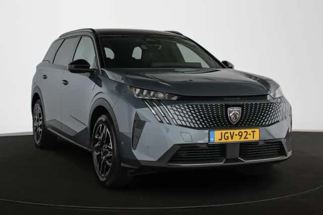 Peugeot 5008 (2025) thumbnail 2
