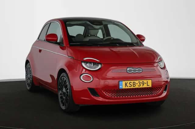Fiat 500e (2024) thumbnail 2