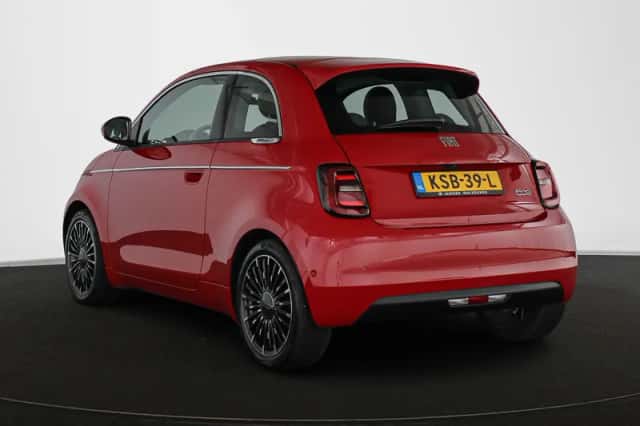Fiat 500e (2024) thumbnail 4