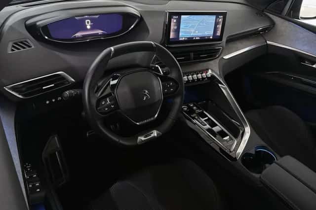 Peugeot 5008 (2023) thumbnail 5