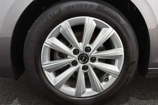 Opel Astra (2023) thumbnail 19