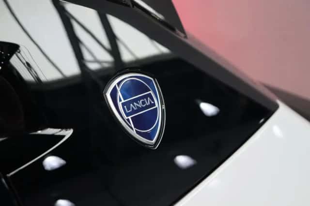 Lancia Ypsilon (2025) thumbnail 15