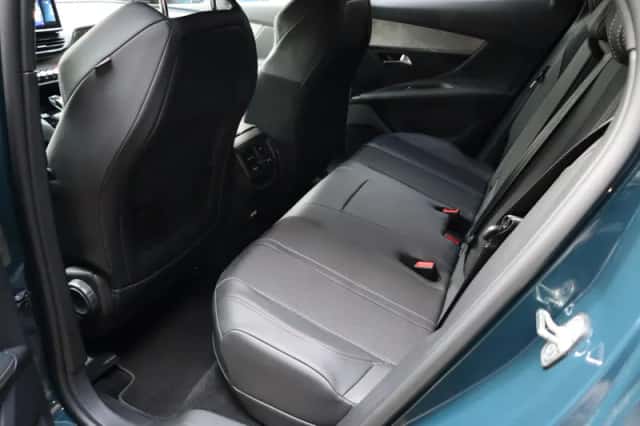 Peugeot 3008 (2022) thumbnail 11