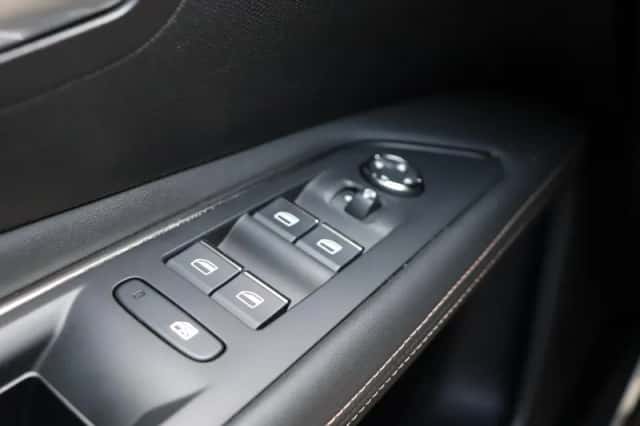 Peugeot 3008 (2022) thumbnail 22