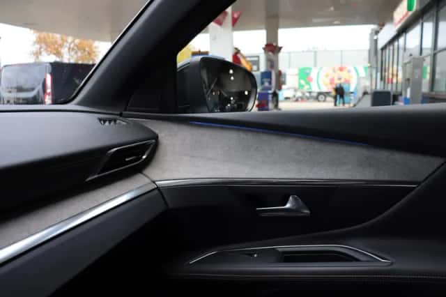 Peugeot 3008 (2022) thumbnail 26