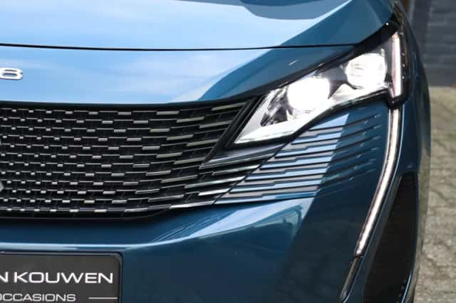 Peugeot 3008 (2022) thumbnail 6