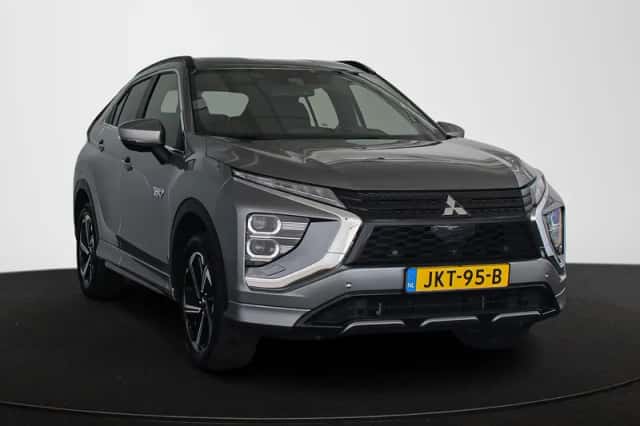 Mitsubishi Eclipse Cross (2023) thumbnail 2