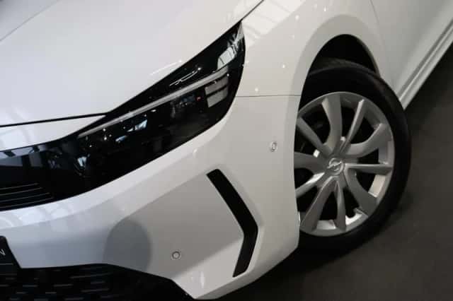 Opel Corsa (2023) thumbnail 24