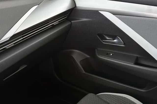 Opel Astra (2023) thumbnail 32