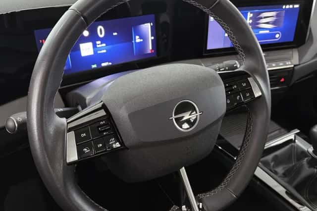 Opel Astra (2023) thumbnail 10
