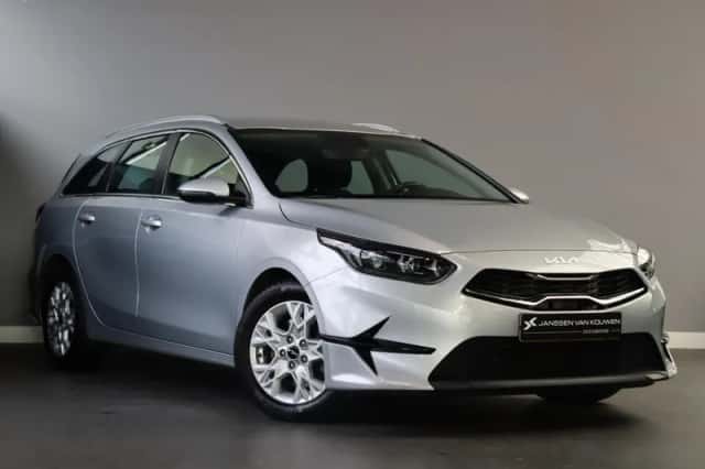 Kia Ceed Sportswagon (2023) thumbnail 3