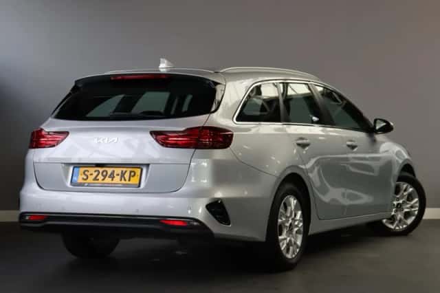 Kia Ceed Sportswagon (2023) thumbnail 5