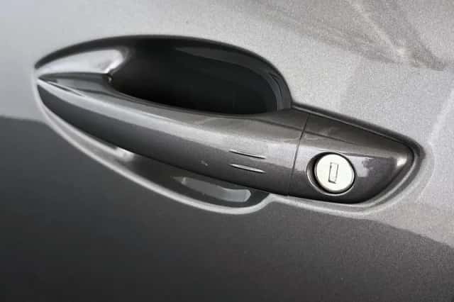 Peugeot 3008 (2021) thumbnail 19