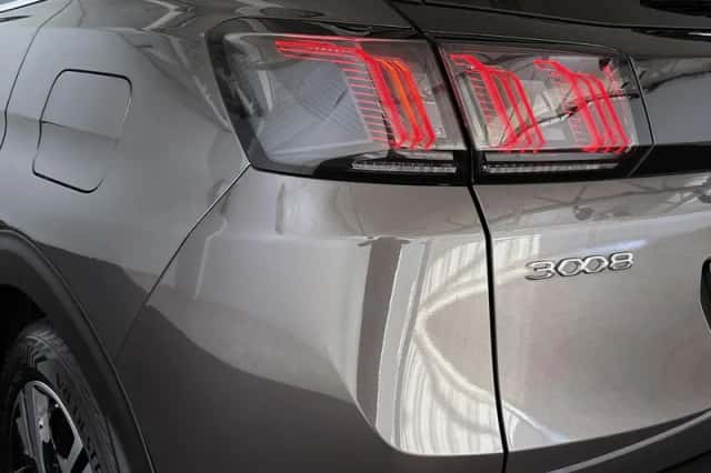Peugeot 3008 (2021) thumbnail 21