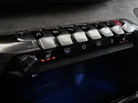 Peugeot 3008 (2021) thumbnail 23