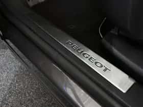 Peugeot 3008 (2021) thumbnail 25