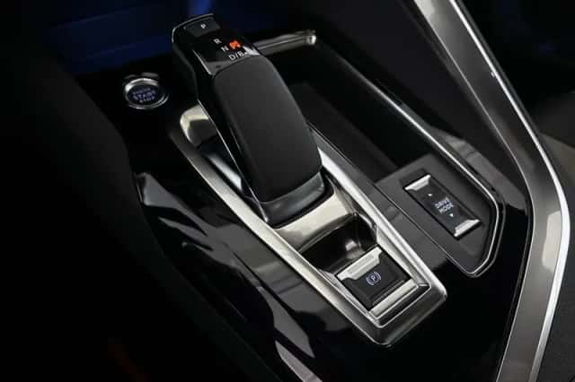 Peugeot 3008 (2021) thumbnail 28