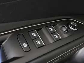 Peugeot 3008 (2021) thumbnail 32