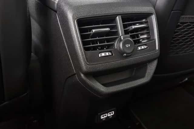 Peugeot 3008 (2021) thumbnail 35