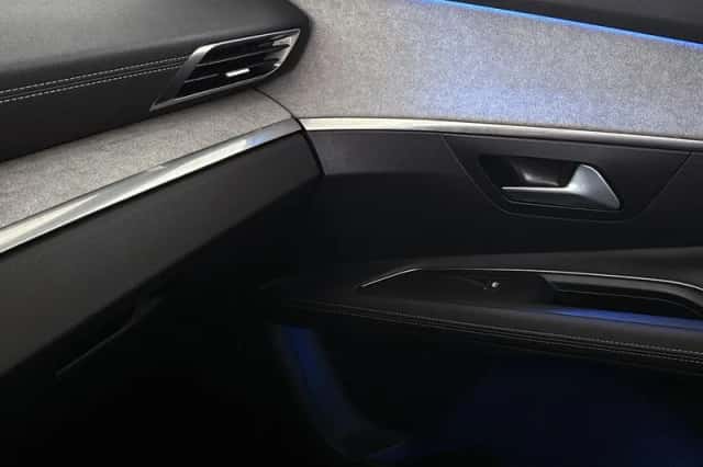Peugeot 3008 (2021) thumbnail 38