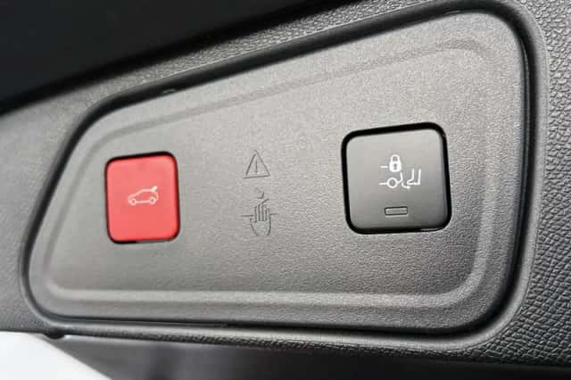 Peugeot 3008 (2021) thumbnail 39