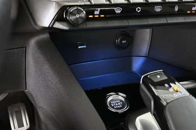 Peugeot 3008 (2021) thumbnail 42