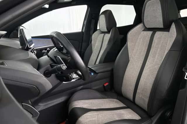 Peugeot 3008 (2021) thumbnail 6