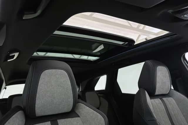Peugeot 3008 (2021) thumbnail 8