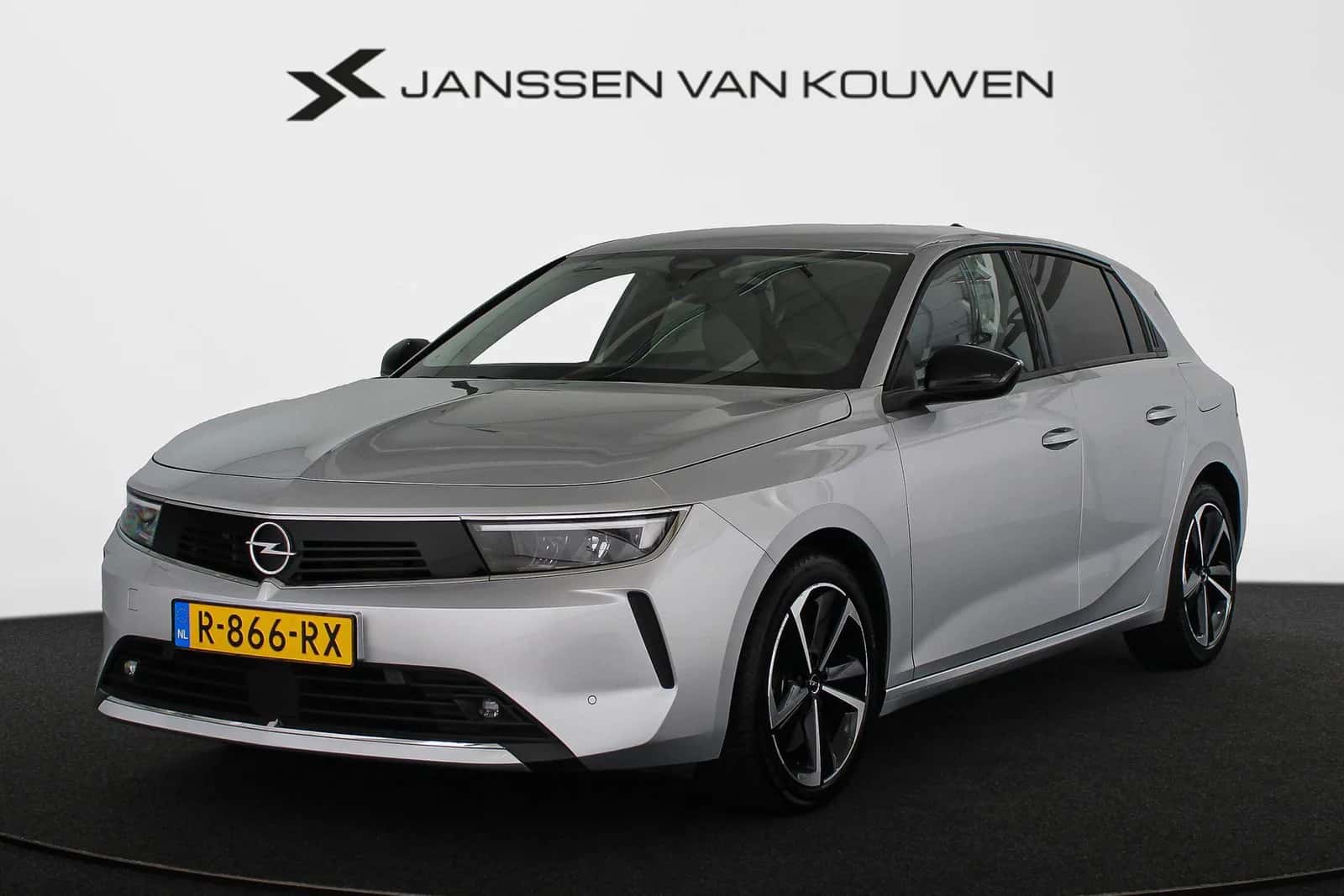 Opel Astra (2022) — foto 1