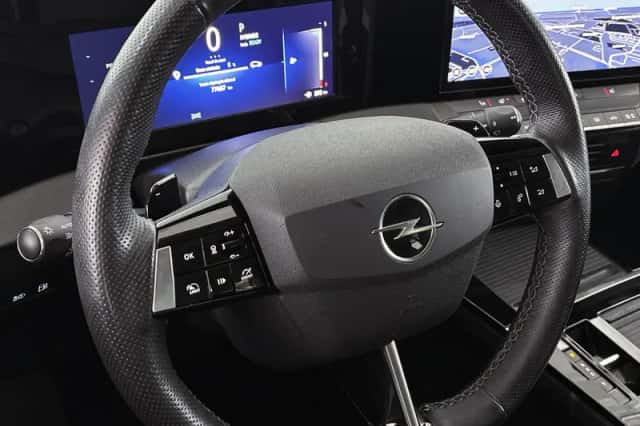 Opel Astra (2022) thumbnail 12
