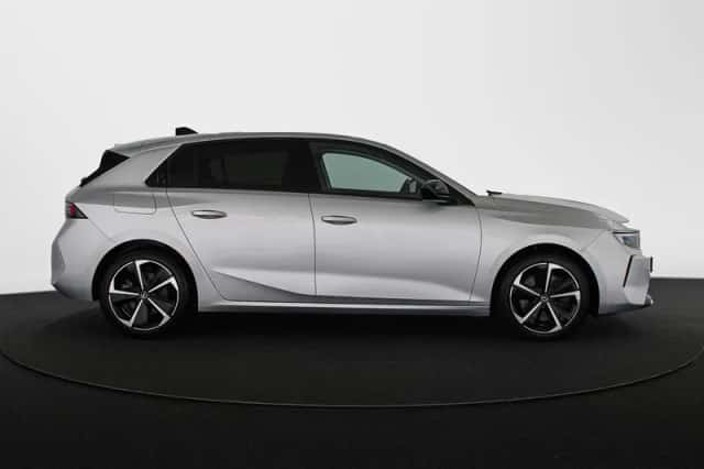 Opel Astra (2022) thumbnail 32