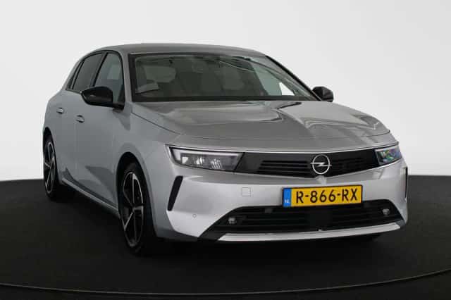 Opel Astra (2022) thumbnail 2