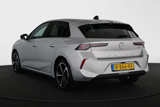 Opel Astra (2022) thumbnail 4