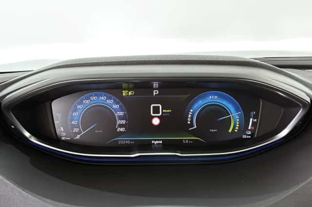 Peugeot 3008 (2022) thumbnail 11