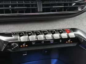 Peugeot 3008 (2022) thumbnail 23