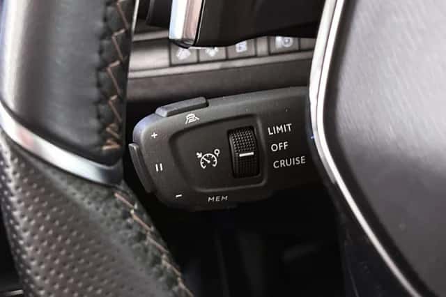 Peugeot 3008 (2022) thumbnail 27