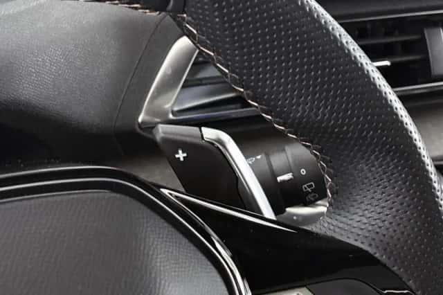 Peugeot 3008 (2022) thumbnail 32