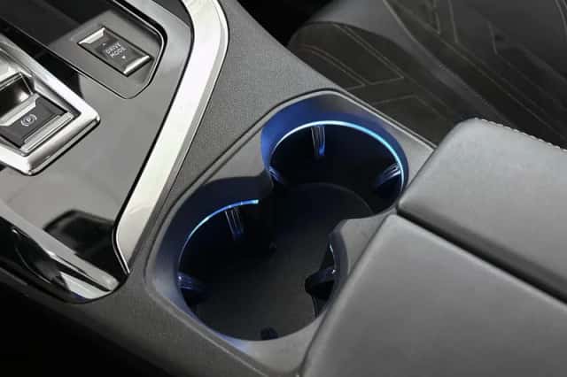 Peugeot 3008 (2022) thumbnail 36