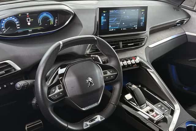 Peugeot 3008 (2022) thumbnail 5