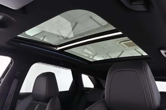 Peugeot 3008 (2022) thumbnail 8