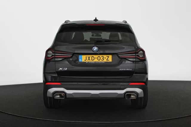 BMW X3 (2022) thumbnail 15