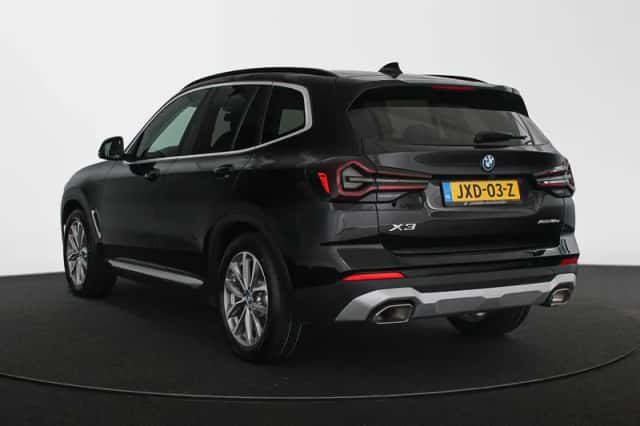 BMW X3 (2022) thumbnail 4