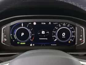 Volkswagen Passat (2022) thumbnail 11