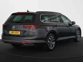 Volkswagen Passat (2022) thumbnail 3
